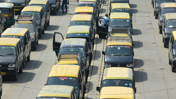 യൂണിഫോം ഇല്ലെങ്കിൽ പിഴ ചിമത്തുമെന്ന് ദില്ലി സർക്കാർ; വലിയ വില കൊടുക്കണം