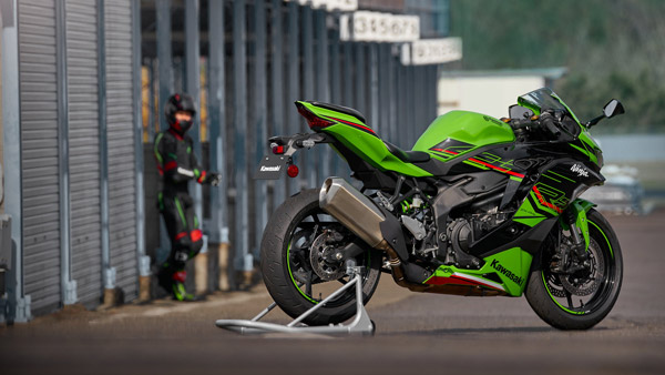 പുതിയ ZX-4R സൂപ്പർസ്‌പോർട്‌സ് മോട്ടോർസൈക്കിൾ പുറത്തിറക്കി കവസാക്കി