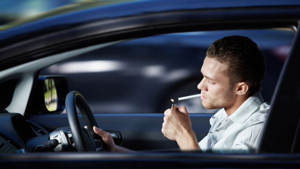 ഇക്കാര്യങ്ങള്‍ കാറില്‍ വെച്ചിട്ട് പോകല്ലേ... നാശത്തിലേക്കാകും പോക്ക്