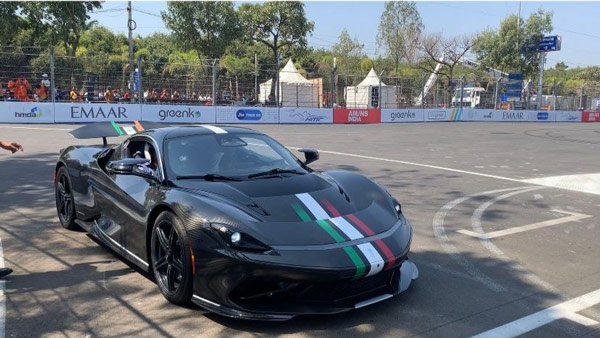 സച്ചിനെ കറക്കി വീഴ്ത്തി മഹീന്ദ്രയുടെ സ്വന്തം ഹൈപ്പർ കാർ; ബാറ്റിസ്റ്റയിൽ ചുറ്റിയടിച്ച് ഇതിഹാസം