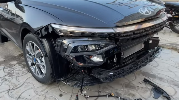 സുരക്ഷ ഗംഭീരം തന്നെ; പുത്തൻ വെർണയും ബുളളറ്റും കൂട്ടിയിടിച്ചു