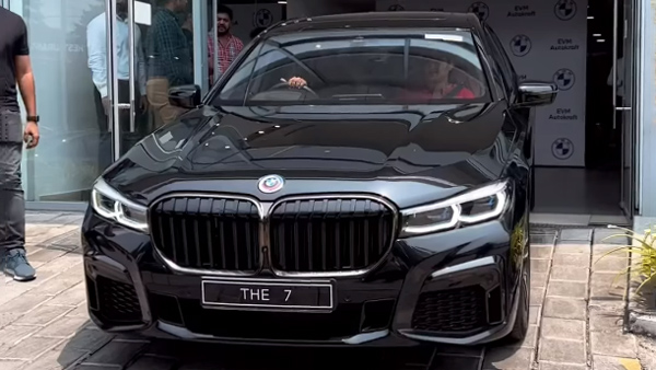 ഗാരേജിലേയ്ക്ക് പുത്തൻ അതിഥി; ബിഎംഡബ്ല്യു 7 സീരിസ് സ്വന്തമാക്കി ആസിഫ് അലി