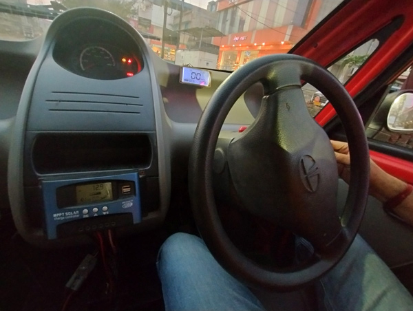 100 കി.മീ ഓടാന്‍ ചെലവ് 30 രൂപ! സൗരോര്‍ജ്ജത്തിലോടുന്ന നാനോ കാര്‍ ട്രെന്‍ഡിംഗ് 