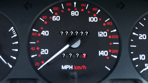 വണ്ടി ഓണാമ്പോള്‍ ഓഡോമീറ്റർ സൂചികൾ മുകളില്‍ പോയി താഴേക്ക് വരുന്നത് എന്തുകൊണ്ടെന്ന് അറിയാമോ?