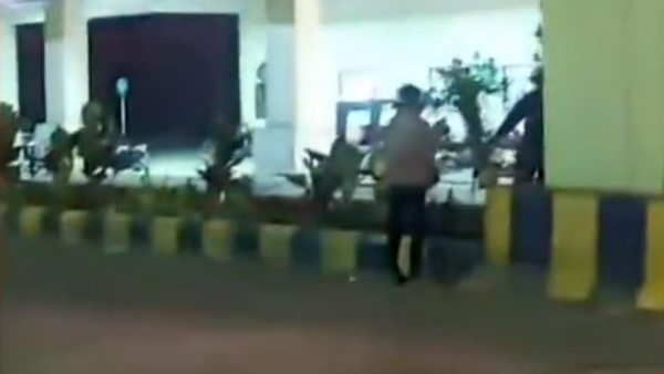 ആരാണ് ഒരു വെറൈറ്റി ആഗ്രഹിക്കാത്തത്; പൂച്ചട്ടി മോഷ്ടിക്കാൻ ആഢംബര കാർ