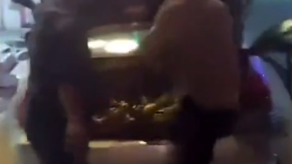 ആരാണ് ഒരു വെറൈറ്റി ആഗ്രഹിക്കാത്തത്; പൂച്ചട്ടി മോഷ്ടിക്കാൻ ആഢംബര കാർ