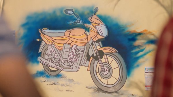 സ്പ്ലെന്ഡറിനെ വീഴ്ത്താന് ഹോണ്ടയുടെ കമ്മ്യൂട്ടര് ബൈക്ക് നാളെയെത്തും; വില പ്രതീക്ഷകള് സ്പ്ലെന്ഡറിനെ വീഴ്ത്താന് ഹോണ്ടയുടെ കമ്മ്യൂട്ടര് ബൈക്ക് നാളെയെത്തും; വില പ്രതീക്ഷകള്