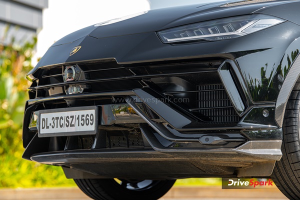 കരുത്തനും കലിപ്പനുമായി ലംബോർഗിനി ഉറൂസ് പെർഫോമാന്റെ