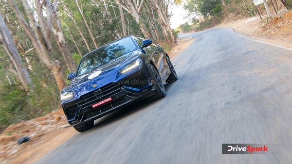 കരുത്തനും കലിപ്പനുമായി ലംബോർഗിനി ഉറൂസ് പെർഫോമാന്റെ