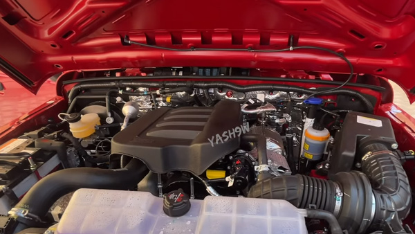 ആടയാഭരണങ്ങൾ ഇല്ലേലും ഗാംഭീര്യത്തിന് ഒരു കുറവുമില്ല; വൻ ഡിമാൻഡിൽ മഹീന്ദ്ര ഥാർ RWD ബേസ് വേരിയന്റ്