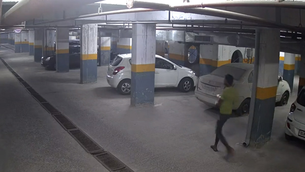 14 കാറുകള്‍ ആസിഡ് ഒഴിച്ച് നശിപ്പിച്ച് അപാര്‍ട്‌മെന്റ് ജീവനക്കാരന്‍; കാരണമറിഞ്ഞാല്‍ ഞെട്ടും...