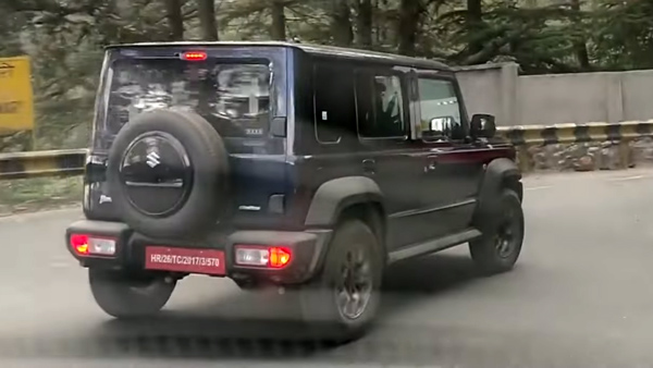 കൊമ്പന്‍മാര്‍ മുഖാമുഖം; പരീക്ഷണയോട്ടത്തിനിടെ ജിംനിയും മഹീന്ദ്ര ഥാറും കണ്ടുമുട്ടിയപ്പോള്‍-VIDEO