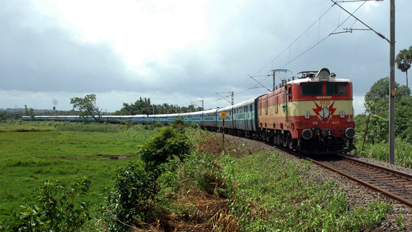 വാടകയ്ക്കൊരു ട്രെയിൻ കിട്ടുമെന്ന് അറിഞ്ഞു; 60 ലക്ഷം മുടക്കി മുസ്ലീം ലീഗ്