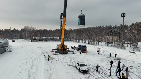 3.5 കോടിയുടെ ലംബോര്‍ഗിനി ഉറൂസ് പൊളിച്ചടുക്കി യൂട്യൂബര്‍; കാരണമാണ് വേറെ ലെവല്‍