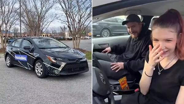 YouTuber gifts Toyota Corolla to waitress YouTuber gifts Toyota Corolla to waitress