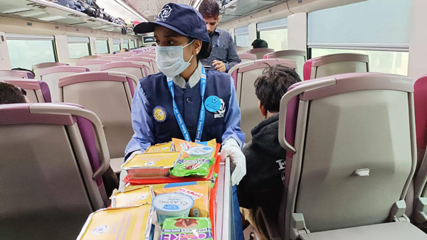 Indian Railways Provide Free Meals