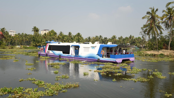 Kochi Water Metro പ്രധാനമന്ത്രി നരേന്ദ്ര മോദി ഉത്ഘാടനം ചെയ്തു