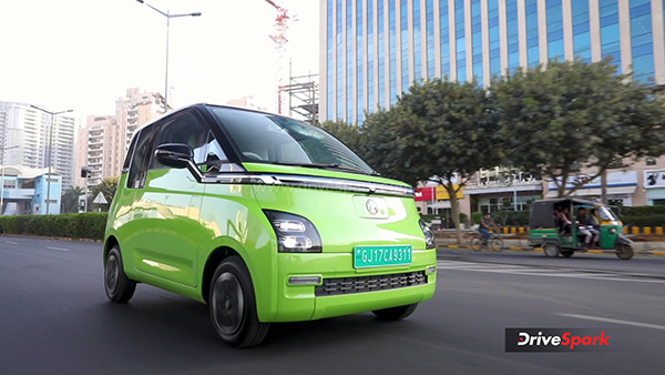 കുഞ്ഞൻ സൈസിൽ വമ്പർ പാക്കേജുമായി എംജി കോമെറ്റ് ഇവി