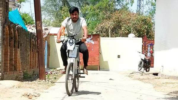 youth-makes-electric-bicycle