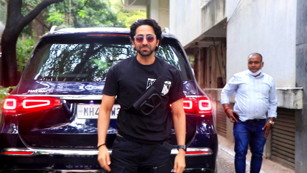 മെർസിഡീസ് മെയ്ബാക്ക് GLS സ്വന്തമാക്കിയ ബോളിവുഡ് താരങ്ങൾ മെർസിഡീസ് മെയ്ബാക്ക് GLS സ്വന്തമാക്കിയ ബോളിവുഡ് താരങ്ങൾ