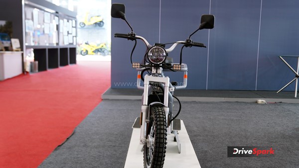 കോളർഇവി എന്ന ബ്രാൻഡ് നെയിമിൽ കേക്കിന്റെ അരങ്ങേറ്റം