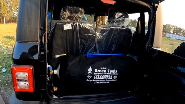 കരുത്തിനൊപ്പം മൈലേജും! റെട്രോഫിറ്റ് CNG കിറ്റുമായി ഥാർ