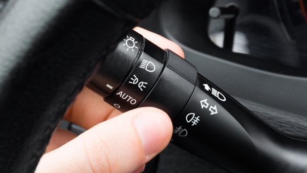 ഈ സ്വിച്ച് കൊണ്ട് ഇതാണ് ഗുണം; കാറുകളിലെ ഹെഡ്ലാംപ് ലെവലിങ്ങ് അറിഞ്ഞിരിക്കാം ഈ സ്വിച്ച് കൊണ്ട് ഇതാണ് ഗുണം; കാറുകളിലെ ഹെഡ്ലാംപ് ലെവലിങ്ങ് അറിഞ്ഞിരിക്കാം