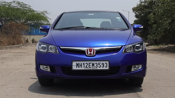 ഇലക്ട്രോണിക് ബ്ലൂ നിറത്തിൽ തിളങ്ങി ഹോണ്ട സിവിക്; വീഡിയോ വൈറൽ