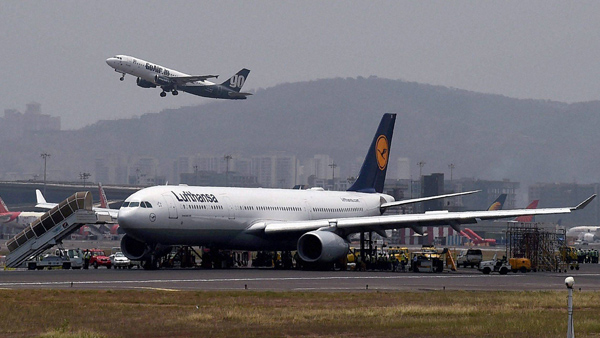 അറിയാലോ അളിയാ വല്ലാത്ത ദാരിദ്യമാ; വിമാനം റദ്ദാക്കി ലുഫ്താൻസയും അറിയാലോ അളിയാ വല്ലാത്ത ദാരിദ്യമാ; വിമാനം റദ്ദാക്കി ലുഫ്താൻസയും