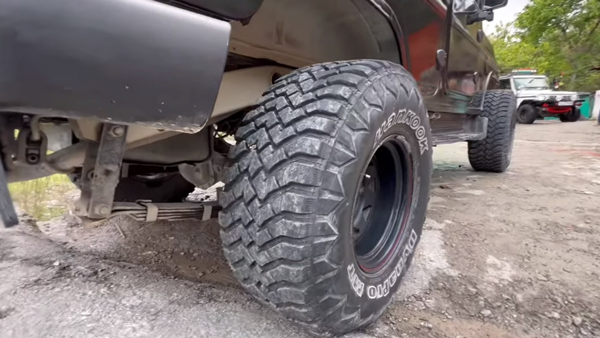 33 ഇഞ്ച് ടയറുകളുമായി പരിഷ്കരിച്ച മഹീന്ദ്ര ബൊലേറോ