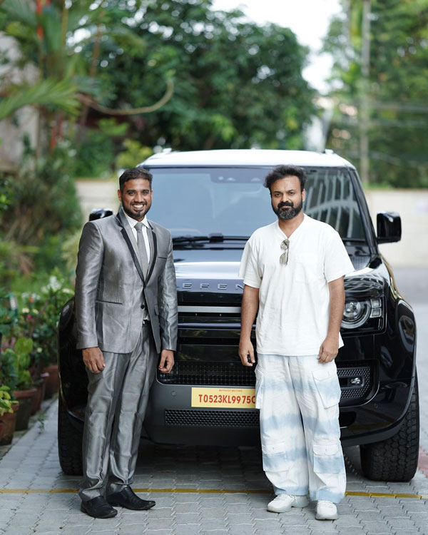 Kunchacko Boban Buys 1.35 Crore Worth New Land Rover Defender Kunchacko Boban Buys 1.35 Crore Worth New Land Rover Defender