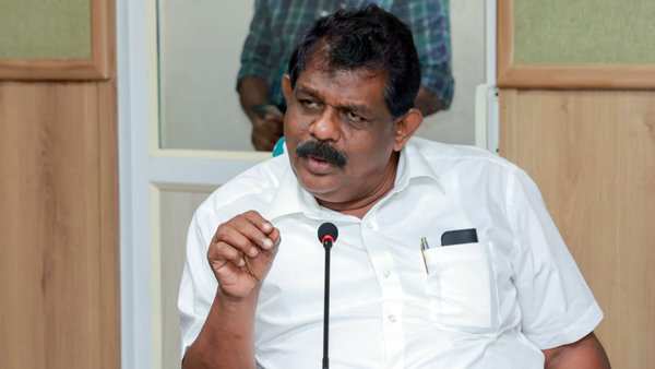 ആദ്യ ക്ലിക്കിൽ 28,000 പേർ; ഒന്നരകോടിയുടെ വമ്പൻ കളക്ഷനുമായി എഐ ക്യാമറ? ആദ്യ ക്ലിക്കിൽ 28,000 പേർ; ഒന്നരകോടിയുടെ വമ്പൻ കളക്ഷനുമായി എഐ ക്യാമറ?