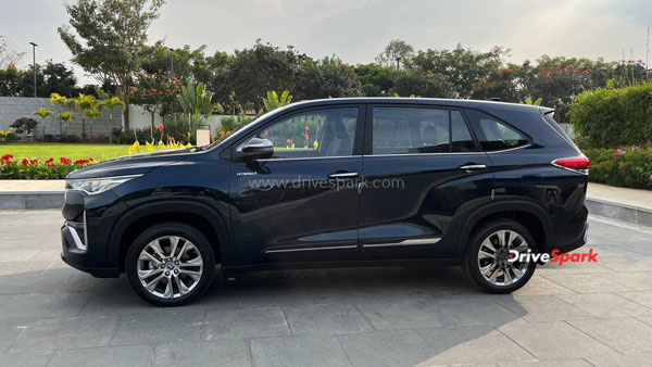 Maruti Suzuki Invicto Bookings