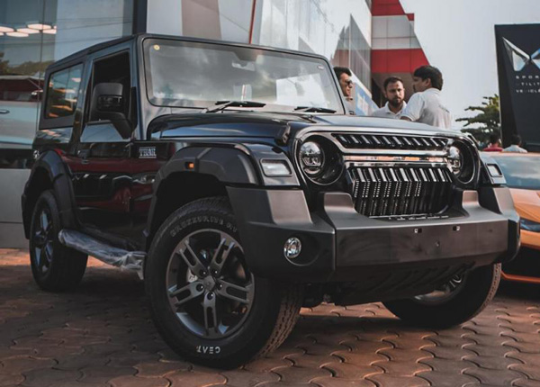 ലംബോർഗിനിയിൽ എത്തി ഥാറിനെ എതിരേറ്റ് ഉടമ