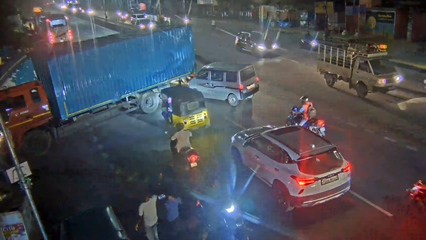 ക്ഷമ ആട്ടിൻസൂപ്പിൻ്റെ ഫലം ചെയ്യും; റോഡിൽ വാശി കാണിക്കരുത്