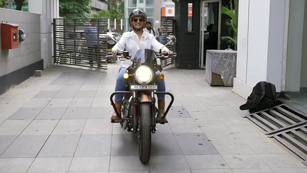 ദിവ്യാങ്ക ത്രിപാഠിയുടെ ടൂവീലർ യാത്ര; മീറ്റിയോർ 350 ഓടിക്കുന്ന വീഡിയോ വൈറൽ ദിവ്യാങ്ക ത്രിപാഠിയുടെ ടൂവീലർ യാത്ര; മീറ്റിയോർ 350 ഓടിക്കുന്ന വീഡിയോ വൈറൽ