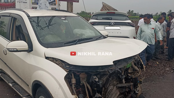 mahindra xuv500 tata harrier collide