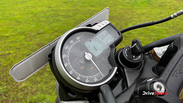 എൻഫീൽഡിനെതിരെയുളള ബ്രഹ്മാസ്ത്രം; ട്രയംഫ് സ്പീഡ് 400 റോഡ്സ്റ്ററിന്റെ റിവ്യൂ വിശേഷങ്ങൾ