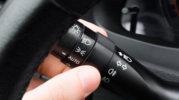 ഹെഡ്‌ലൈറ്റ് അഡ്ജസ്റ്റ് സ്വിച്ചിൻ്റെ ഗുണമിതാണ്; അറിയാതെ പോകരുത് ഈ ടിപ്സ്