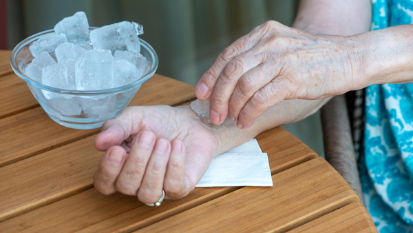 ഏസി ഓണാക്കാതെ കൂൾ ആവാൻ പറ്റുവോ സക്കീർ ഭായിക്ക്; ഈ ടിപ്സ് അറിഞ്ഞാൽ മതി