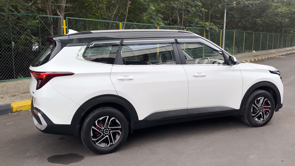 മോഡിഫിക്കേഷൻ കാ ബാപ്പ്; ബേസ് വേരിയൻ്റിൽ നിന്ന് ടോപ്പ് സ്പെക്കിലേക്ക് കാരൻസിൻ്റെ പകർന്നാട്ടം