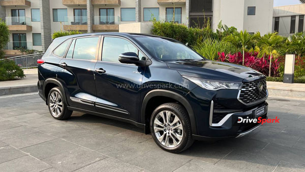 toyota innova hycross