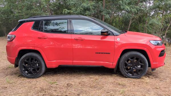 കോമ്പസിന് പുതിയ 4x2 AT പതിപ്പ് അവതരിപ്പിച്ച് ജീപ്പ്