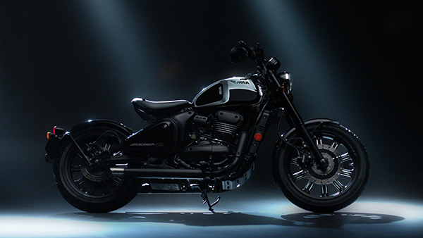 Jawa 42 Bobber Black Mirror Variant 
