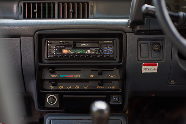 വണ്ടി പ്രേമിയായ പിതാവിന് മകൻ്റെ സ്നേഹ സമ്മാനം; മാരുതി സുസുക്കി എസ്റ്റീം റീസ്റ്റോറേഷൻ കലക്കി