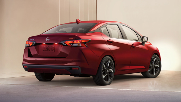 nissan versa rear