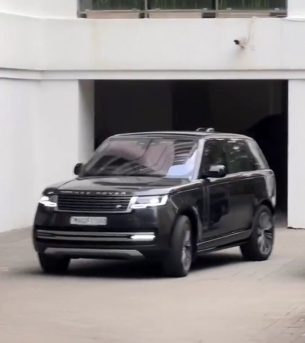 Alia Bhatt Added Range Rover Autobiography 