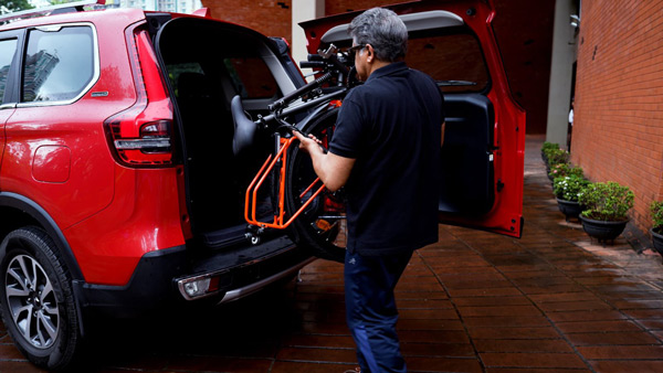 Anand Mahindra Praises Hornback X1 Electric Cycle