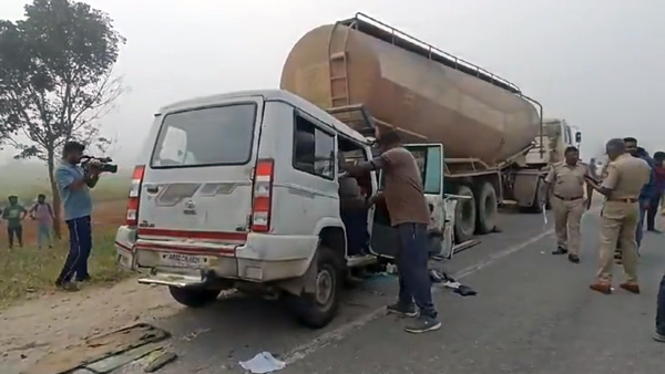 Tata Sumo Crashes Into Parked Tanker, Keep These Things In Mind While Driving In Fog 
