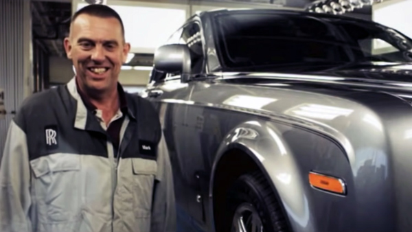 man who paints pinstripes on rolls royce